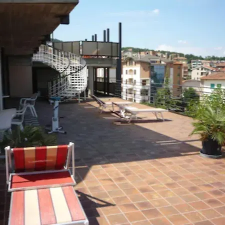 Montecarlo ホテル