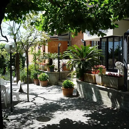 Montecarlo キアンチャーノ・テルメ