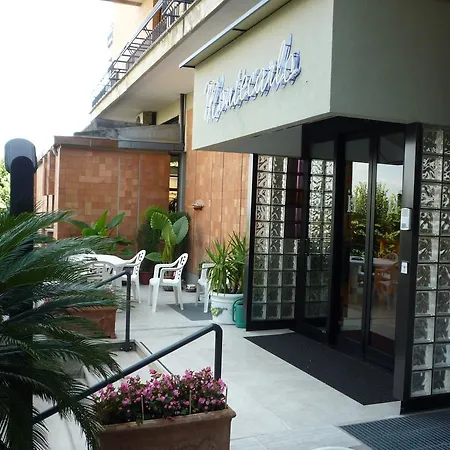 ホテル Montecarlo キアンチャーノ・テルメ