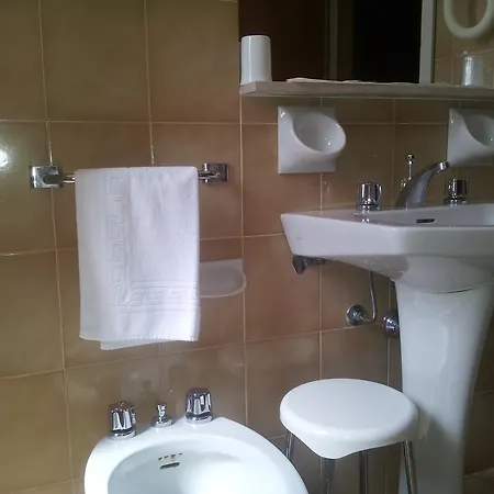 ホテル Montecarlo 3*